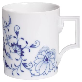 Meissen Henkelbecher, Form Berlin, Zwiebelmuster Style kobaltblau 